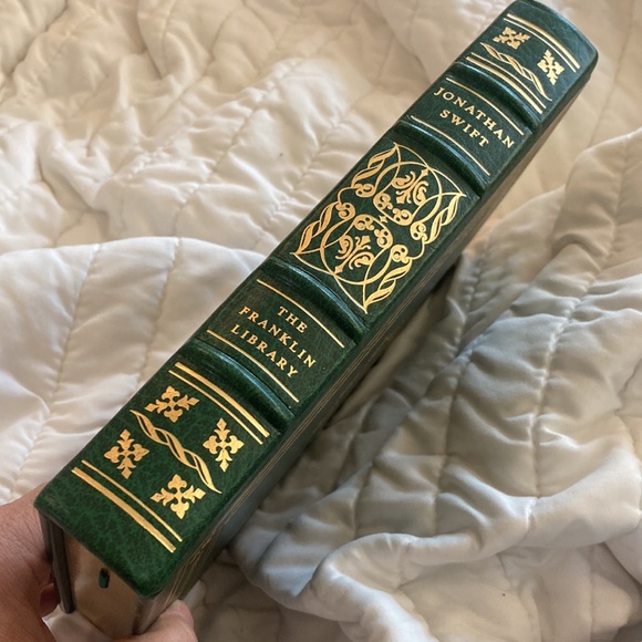 Franklin library 1977 Jonathan swift Green and Gold Decorative Book like new - Picture 2 of 8